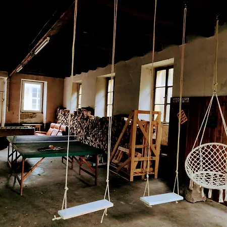 Vosgien Avec 13 Pour 30 Personnes *